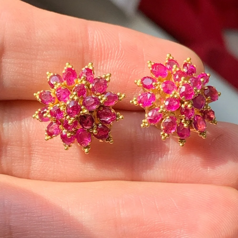 18k gold screw back earrings with Rubies - Picture 1 of 6